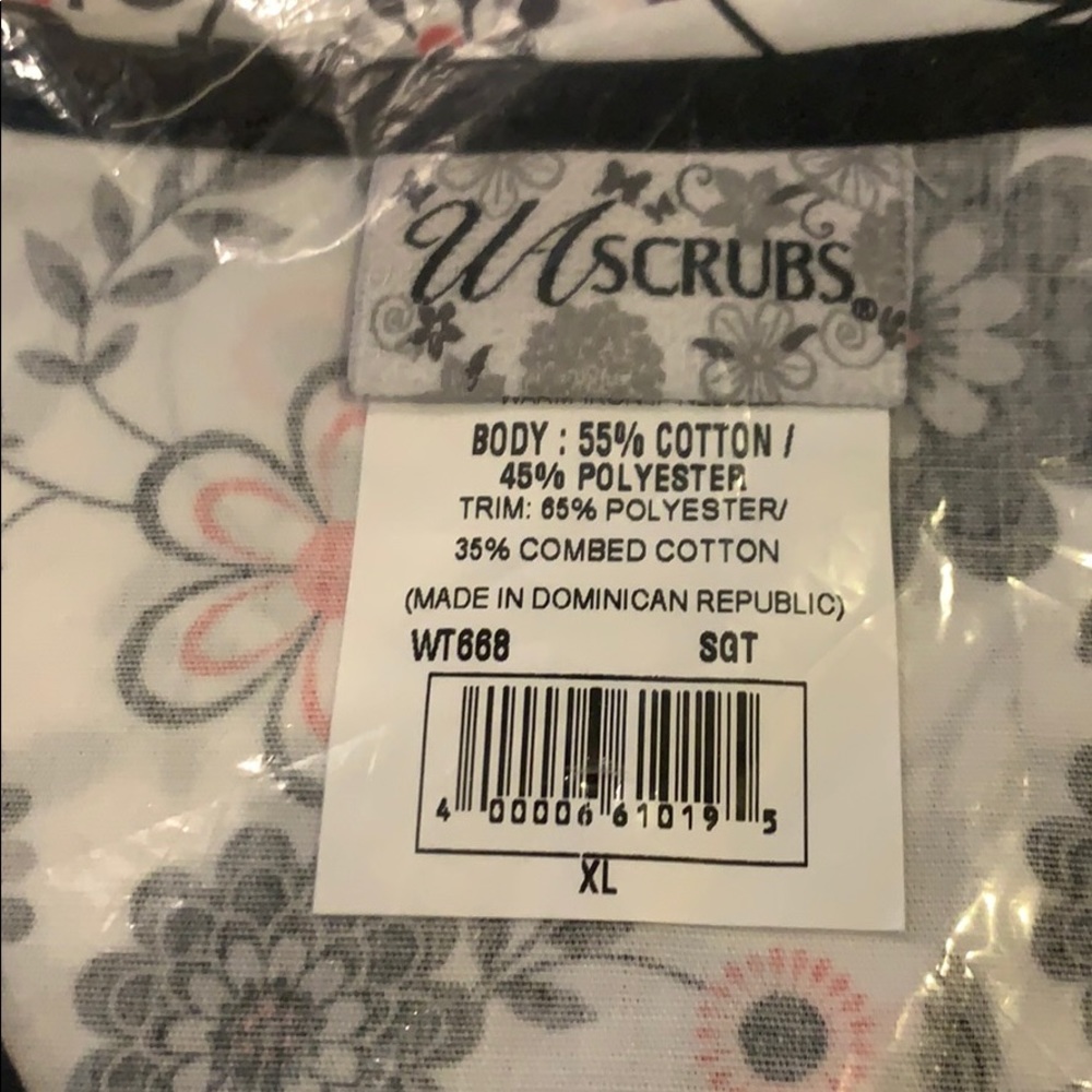 Scrubs Top - Picture 3 of 5